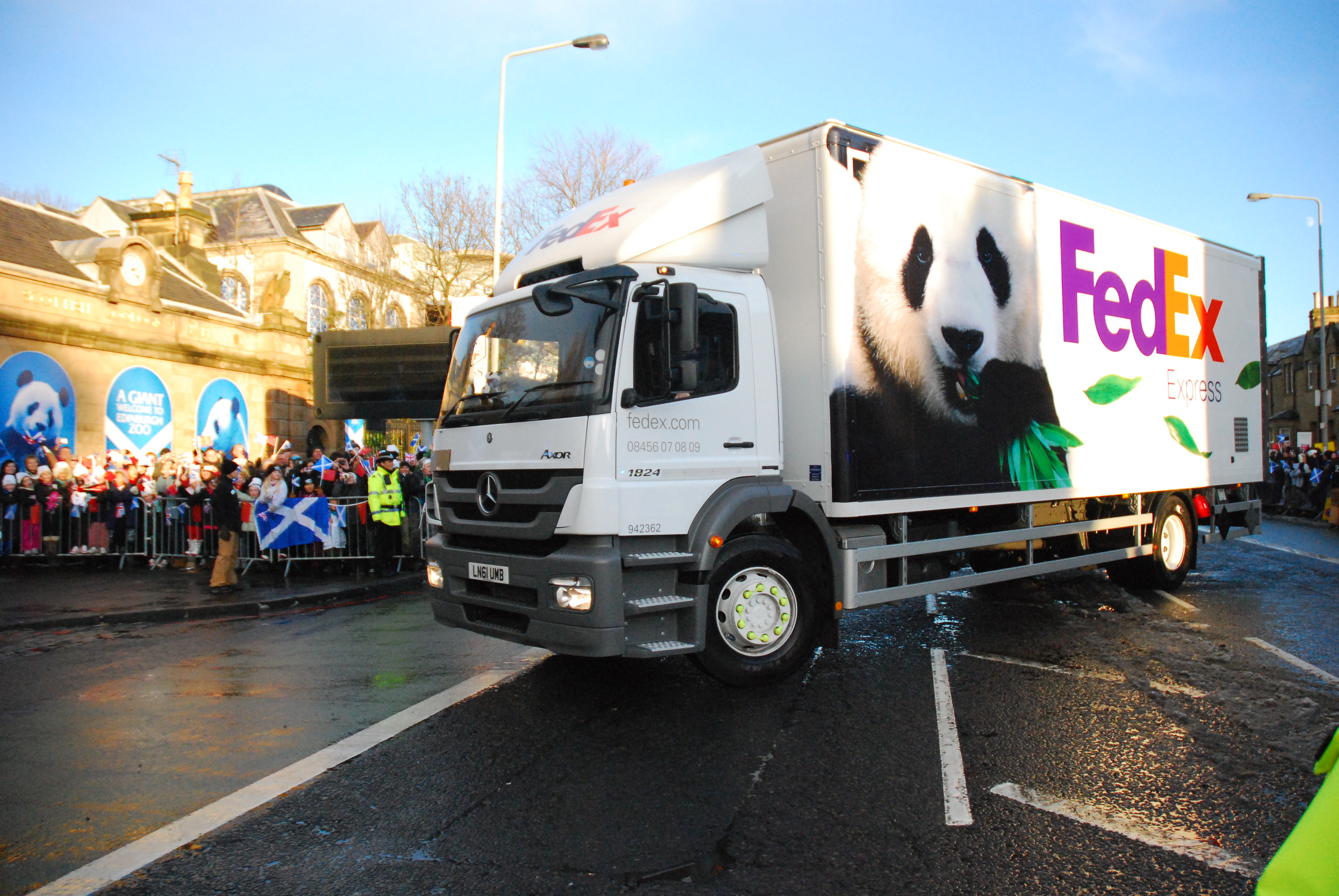 Giant pandas arrive at Edinburgh Zoo IMAGE RZSS 2011