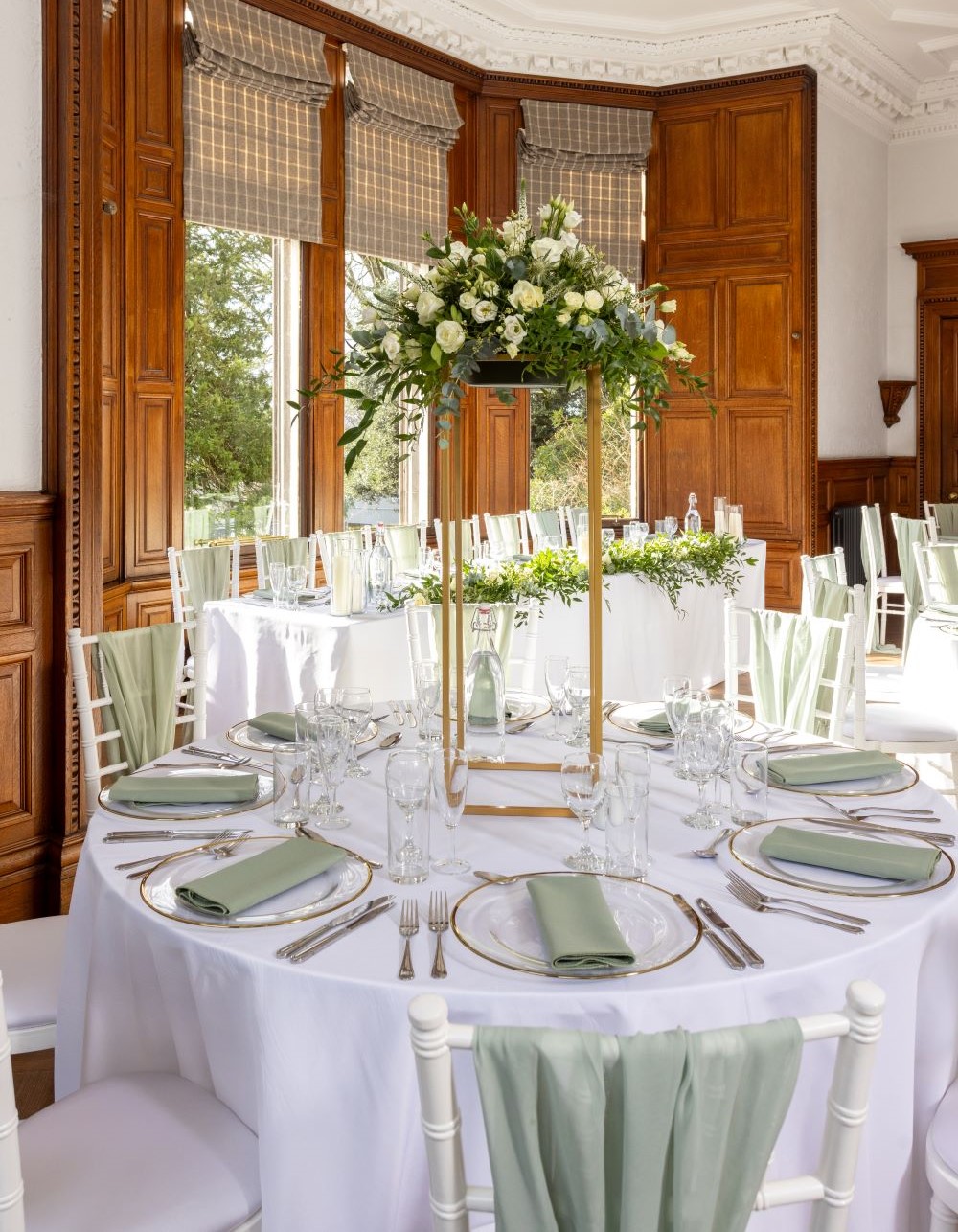 mansion house wedding table with square centrepiece IMAGE: Blue Sky Photography 2024